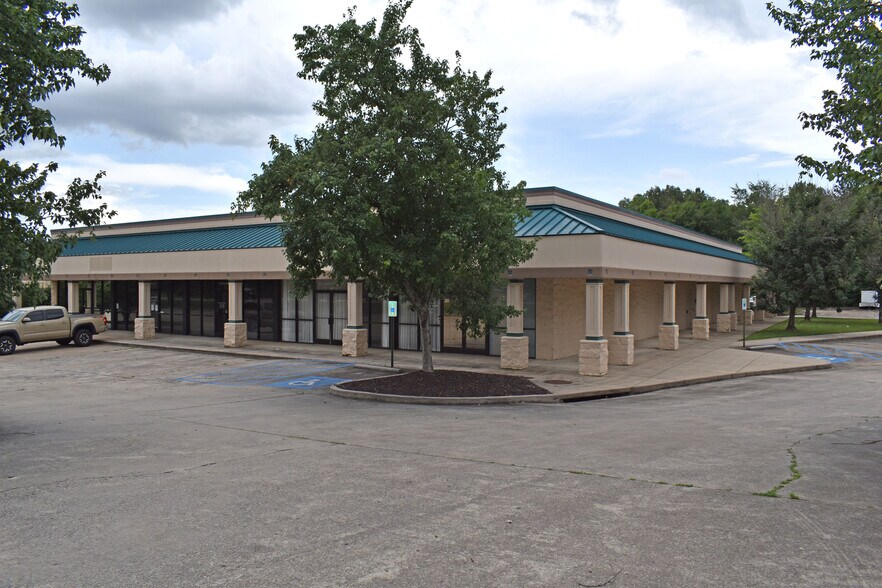 More Photos Of 7625 Hamilton Park Dr, Chattanooga Unknown For Lease