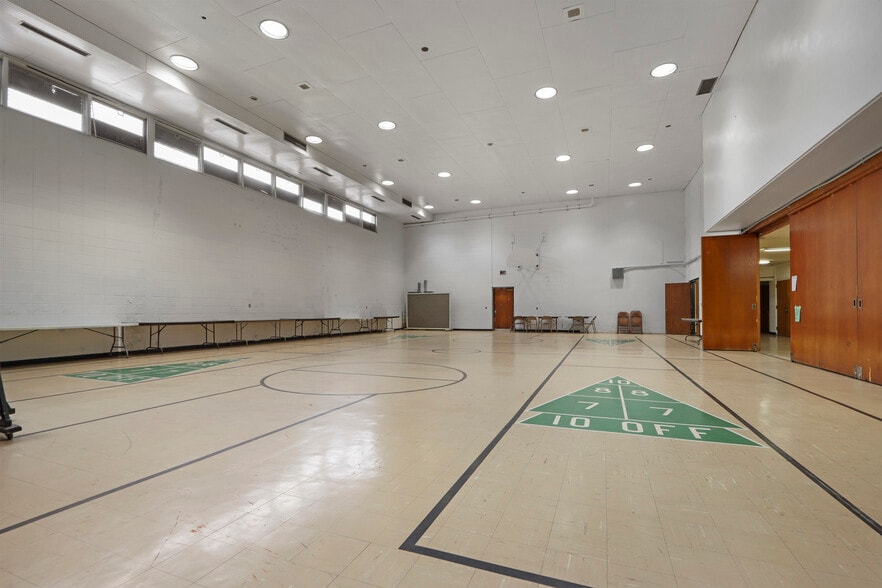 More Photos Of 2006 60th St, Kenosha Religious Facility For Sale