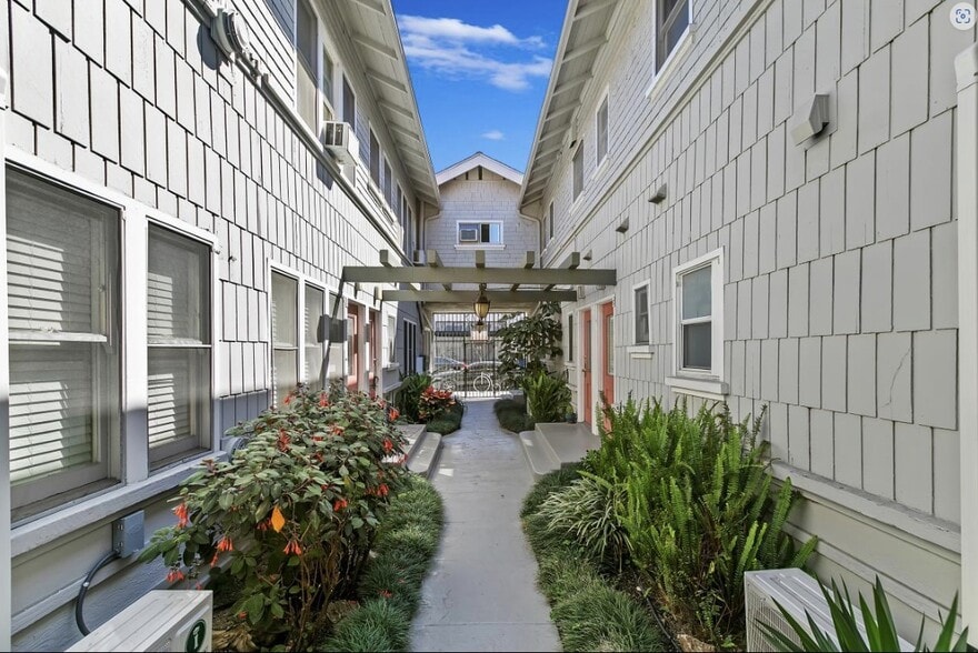 More Photos Of 625 E Broadway, Long Beach Apartments For Sale