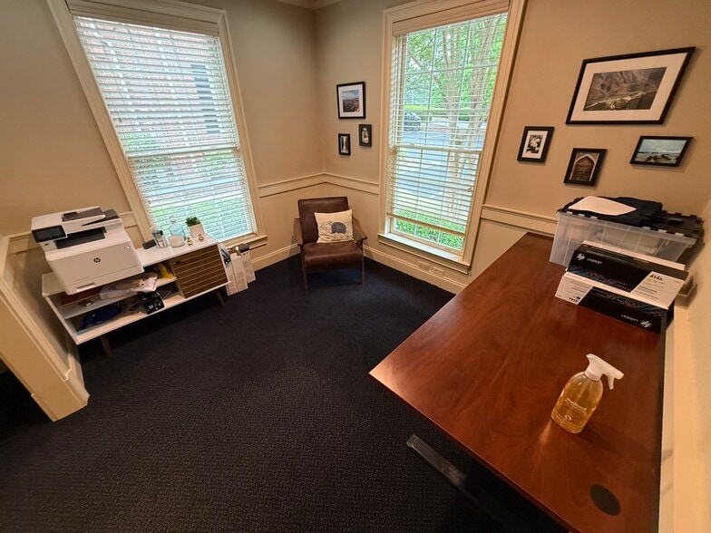 More Photos Of 3541 Habersham At Northlake, Tucker Office For Sale