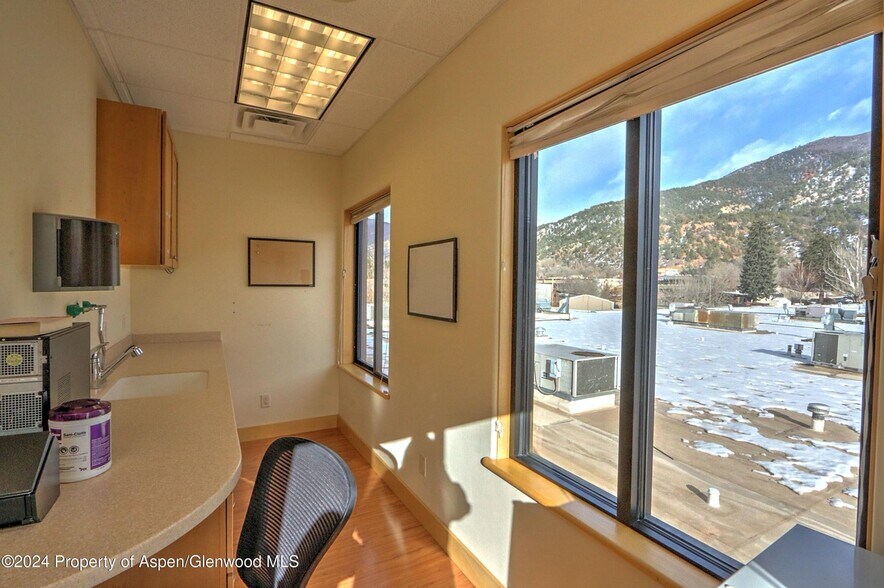 More Photos Of 1607 Grand Ave, Glenwood Springs Loft Creative Space For Sale