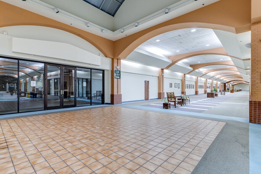 More Photos Of 102 Thomas Rd, West Monroe Medical For Sale
