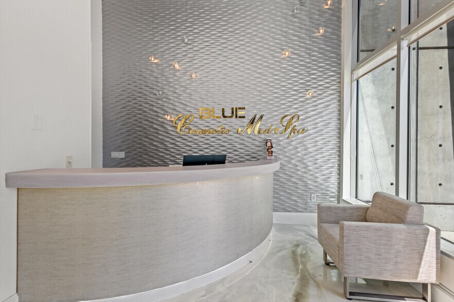 More Photos Of 250 Pharr Rd NE, Atlanta Apartments For Lease