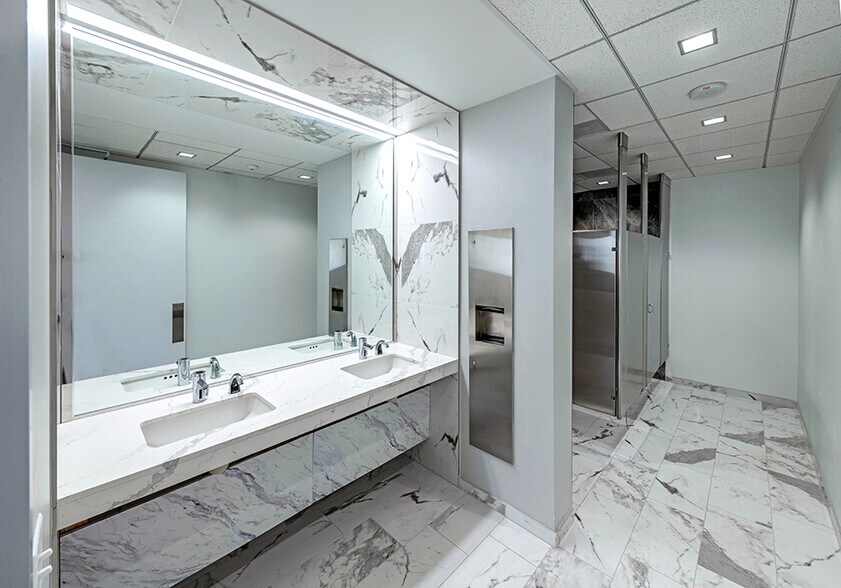 More Photos Of 801 Travis St, Houston Office For Lease