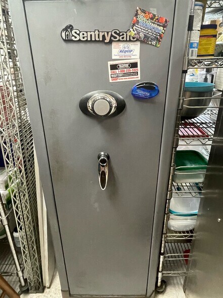 More Photos Of 100 Delaware Ave, Hurlock Restaurant For Sale