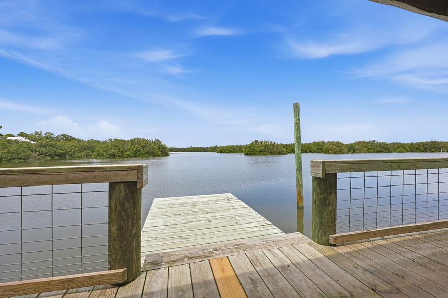 More Photos Of 505 3rd St, Cedar Key Restaurant For Sale