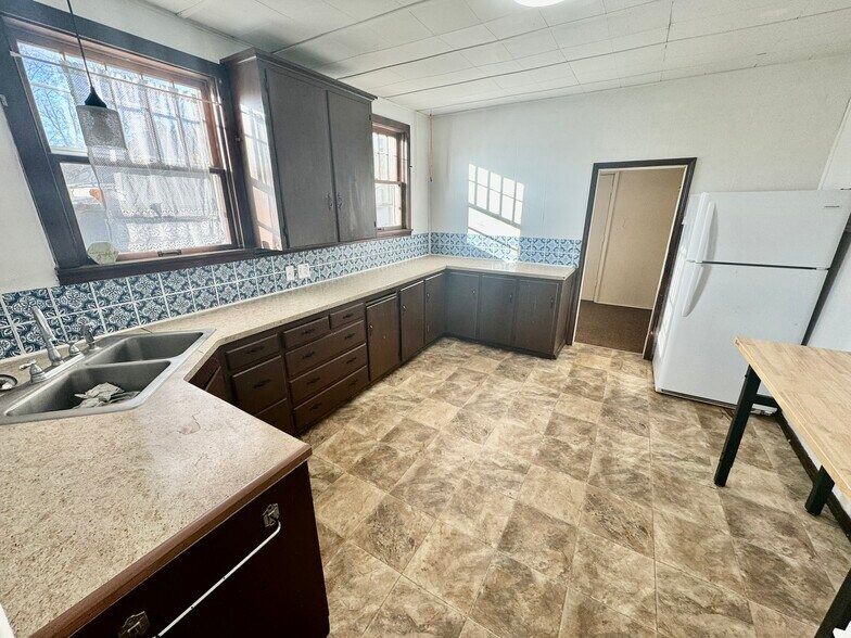 More Photos Of 115 E 9th, Concordia Multifamily For Sale