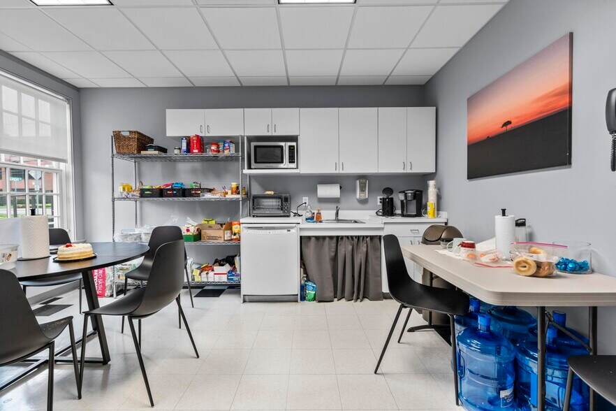 More Photos Of 745 Boston Post Rd, Darien Apartments For Sale