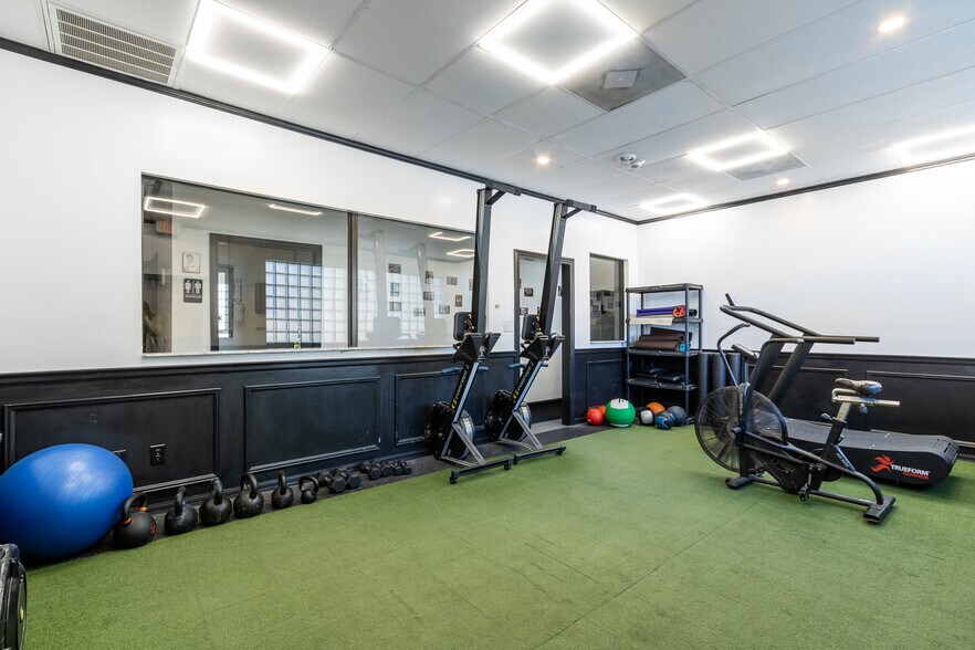 More Photos Of 1724 NE 2nd St, Gainesville Light Manufacturing For Sale