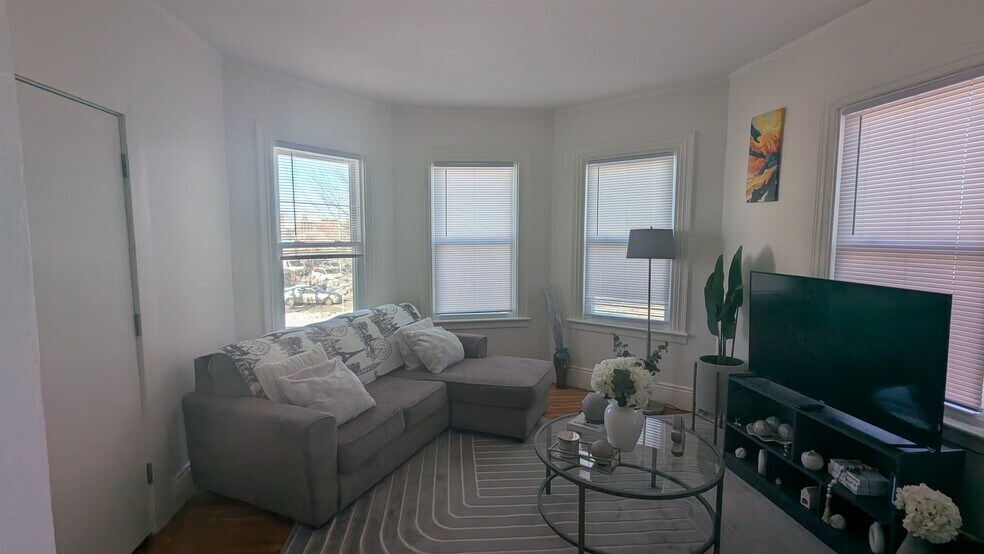 More Photos Of 15-17 Emmett St, Providence Apartments For Sale
