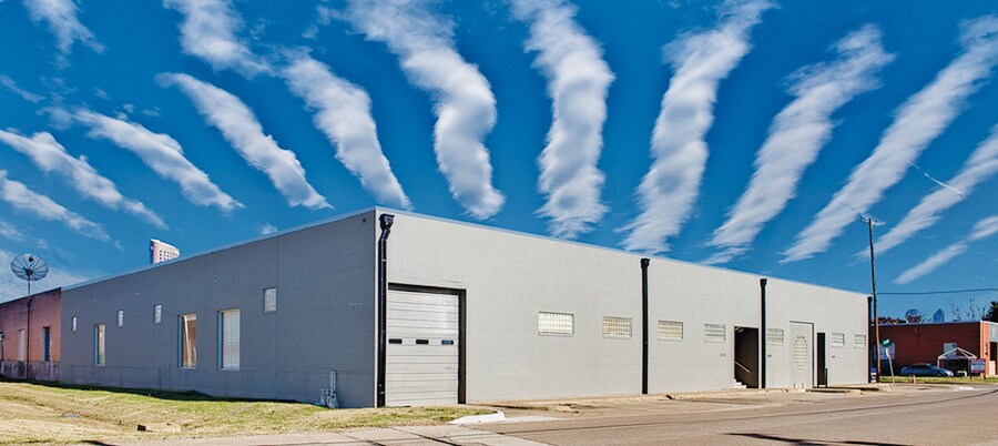 Primary Photo Of 2404-2410 Farrington St, Dallas Showroom For Lease