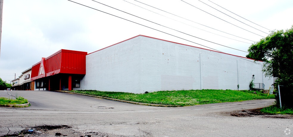 More Photos Of 1107-1135 N Arlington Ave, Indianapolis Storefront For Sale
