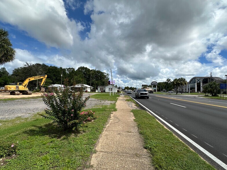 More Photos Of 333 A S Ferdon Blvd, Crestview Land For Lease