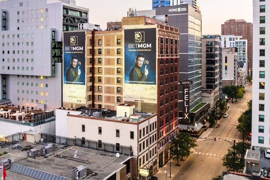 More Photos Of 111 W Huron St, Chicago Hotel For Lease