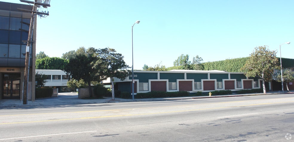 More Photos Of 15230 Burbank Blvd, Sherman Oaks Office For Lease