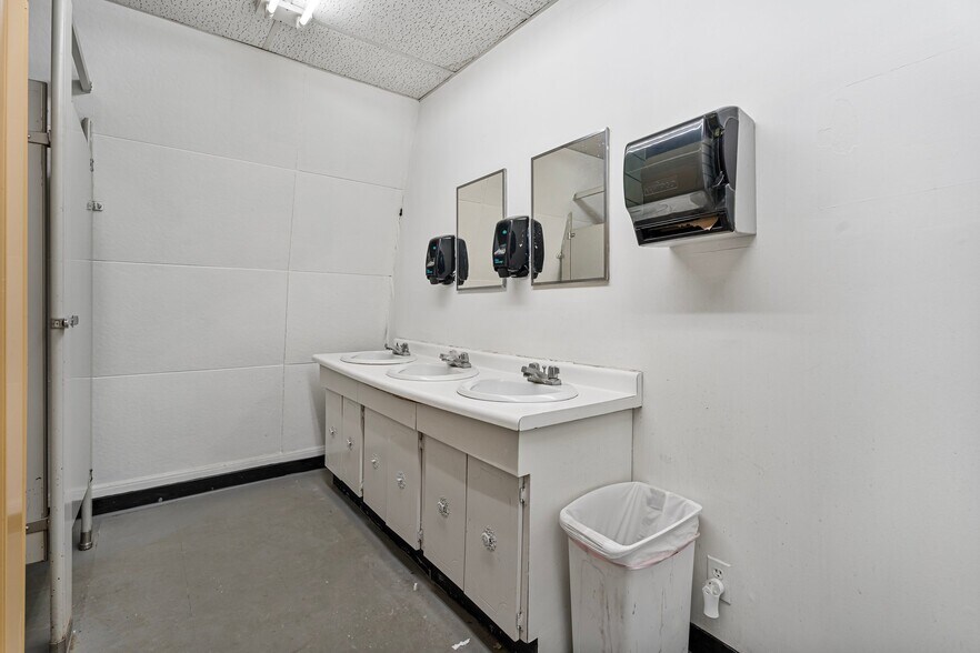 More Photos Of 227 Cherry St, Ithaca Manufacturing For Sale