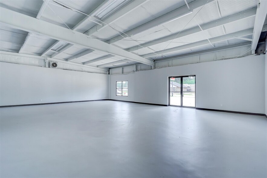 More Photos Of 623 N Richmond Rd, Wharton Auto Repair For Sale