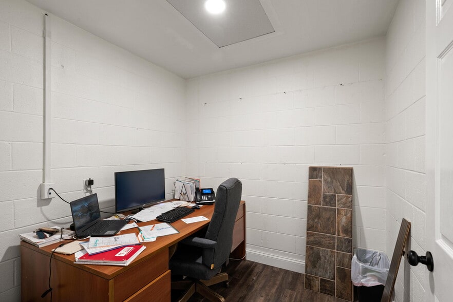 More Photos Of 101 E Marshall St, Remington Storefront Retail Office For Lease