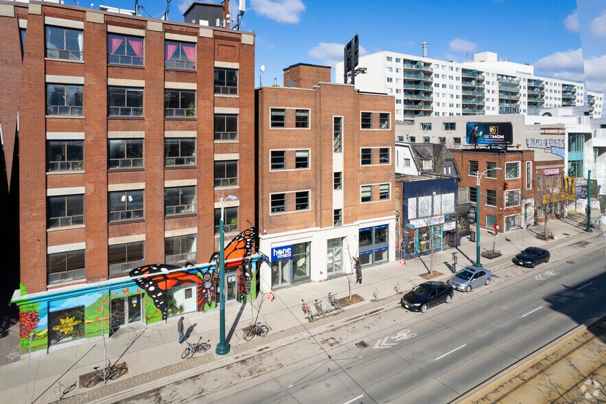 More Photos Of 196 Spadina Av, Toronto Office For Lease