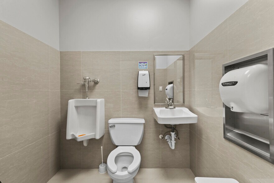 More Photos Of 431 N Kirkman Rd, Orlando Medical For Lease