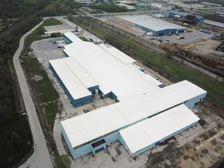 More Photos Of 300 E Joe Orr Rd, Chicago Heights Manufacturing For Sale