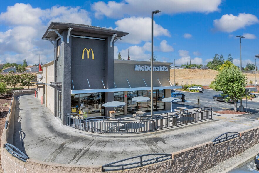 More Photos Of 3440-3448 Deer Valley Rd, Antioch Freestanding For Lease