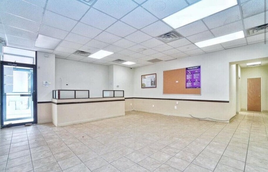 Primary Photo Of 235 Dongan Hills Ave, Staten Island Medical For Lease