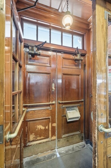 More Photos Of 1703 Dale Rd, Cincinnati Public Library For Sale