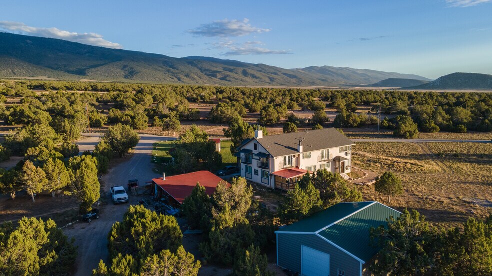 More Photos Of 11550 Pigeon Hollow Rd, Spring City Hotel For Sale