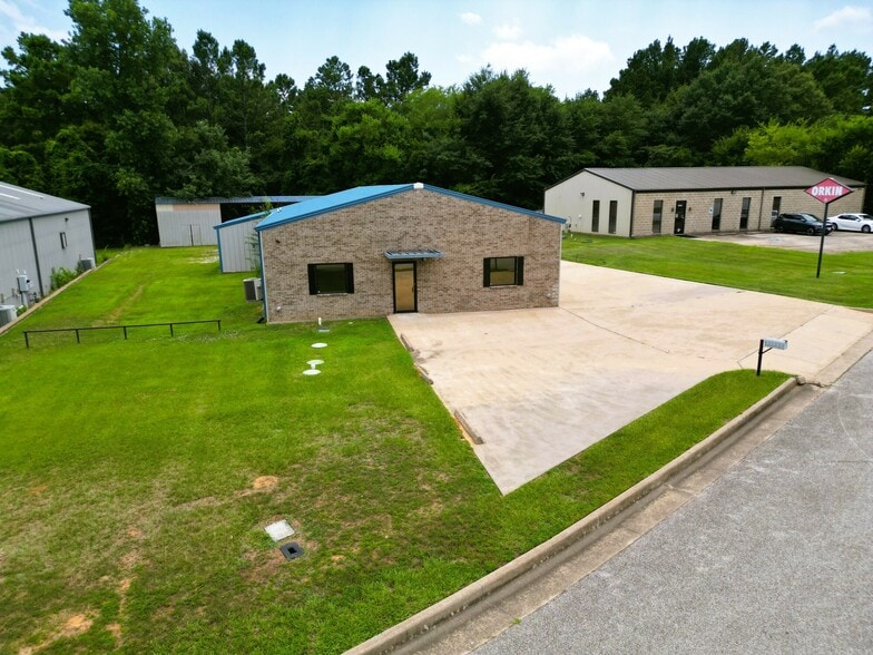More Photos Of 10291 Robinson Dr, Tyler Industrial For Lease