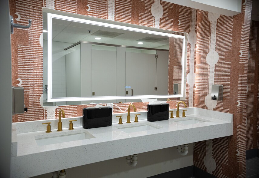 More Photos Of 200 W Towsontown Blvd, Towson Office For Sale