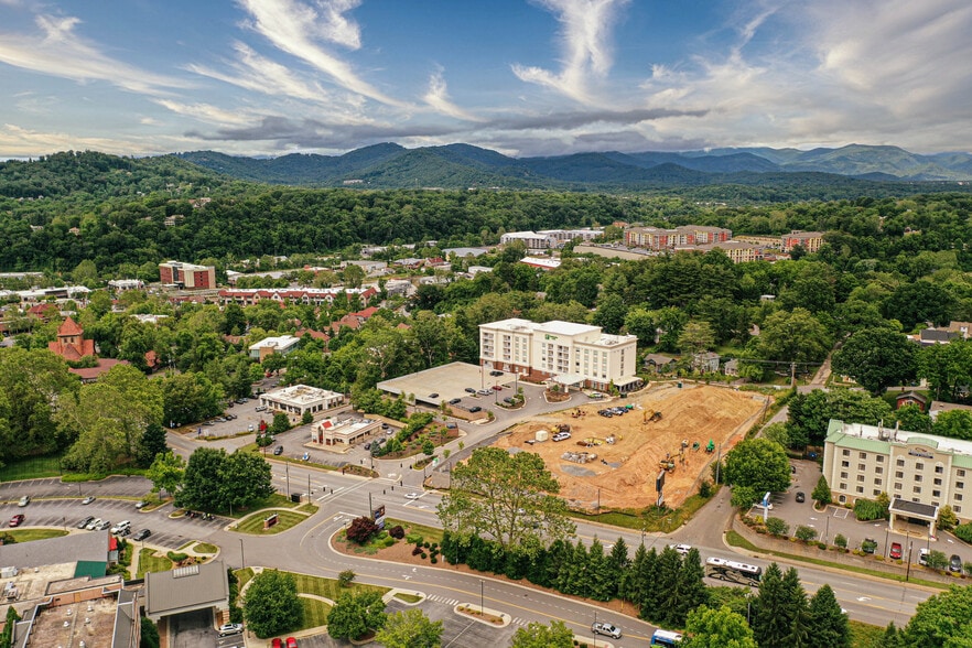 More Photos Of 190 Hendersonville Rd, Asheville Storefront Retail Office For Lease