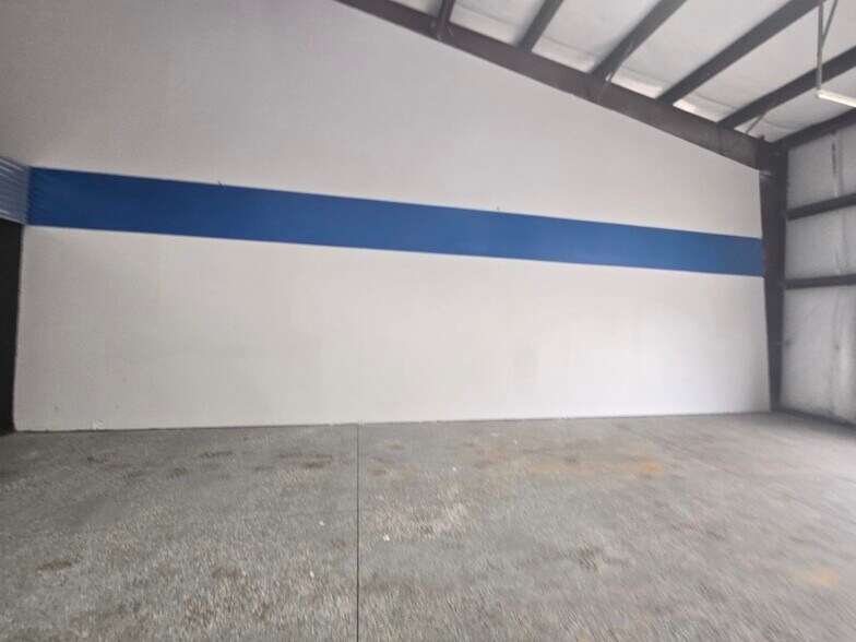 More Photos Of 600 S Cherry Ln, White Settlement Light Distribution For Lease