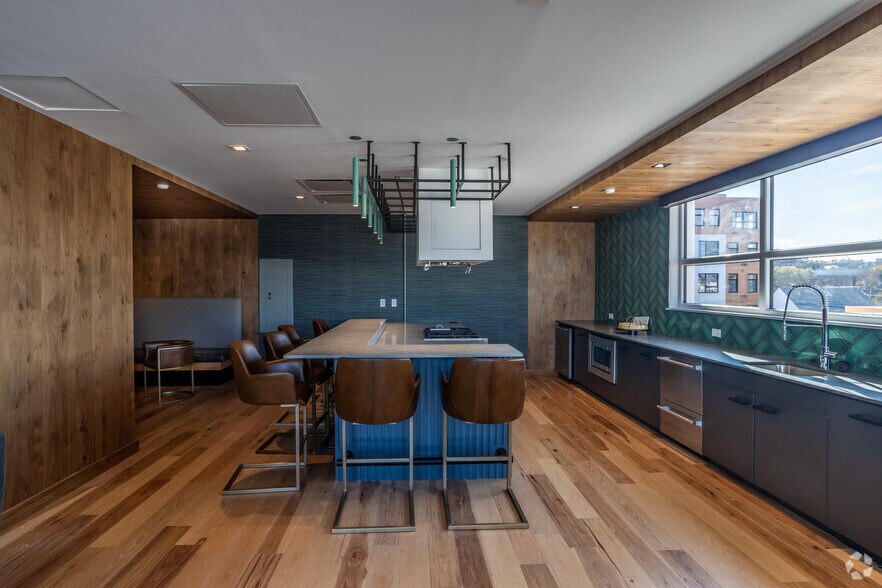 More Photos Of 52 Hanover St, Portland Apartments For Lease