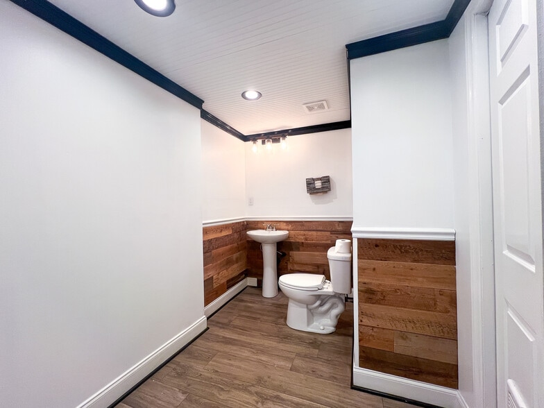 More Photos Of 711 N Person St, Raleigh Storefront For Sale