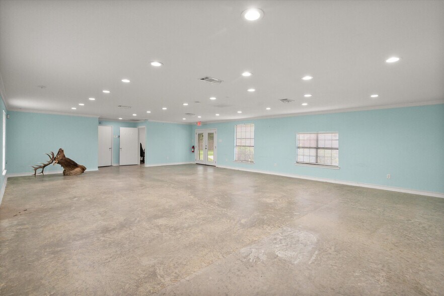 More Photos Of 8850 Davis Blvd, Southlake Land For Lease