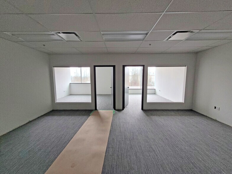 More Photos Of 950 Seaborne Av, Port Coquitlam Warehouse For Sale