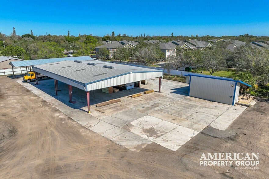 More Photos Of 5611 15th St E, Bradenton Freestanding For Lease