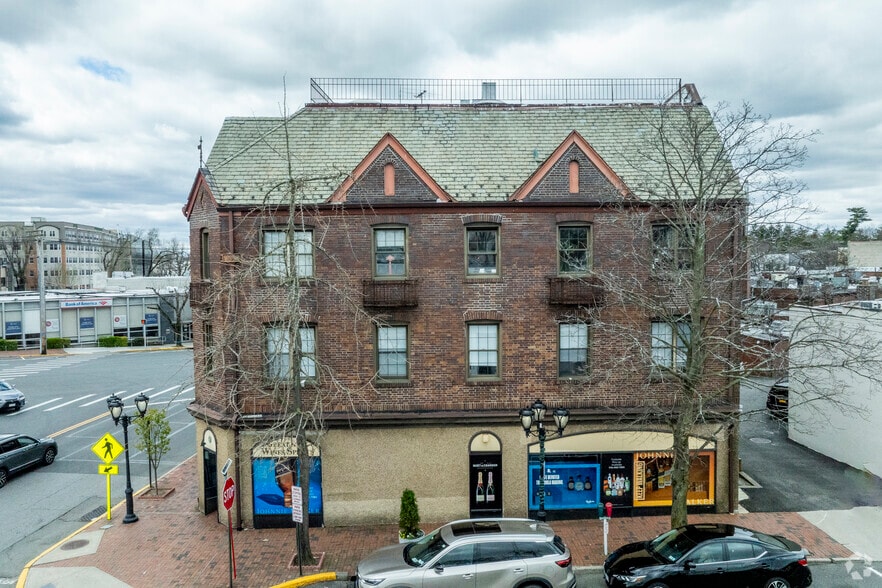 More Photos Of 11-25 Middle Neck Rd, Great Neck Loft Creative Space For Lease