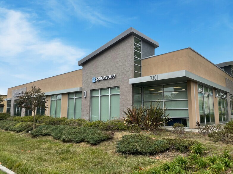 More Photos Of 2301-2305 Melrose Dr, Vista Medical For Lease