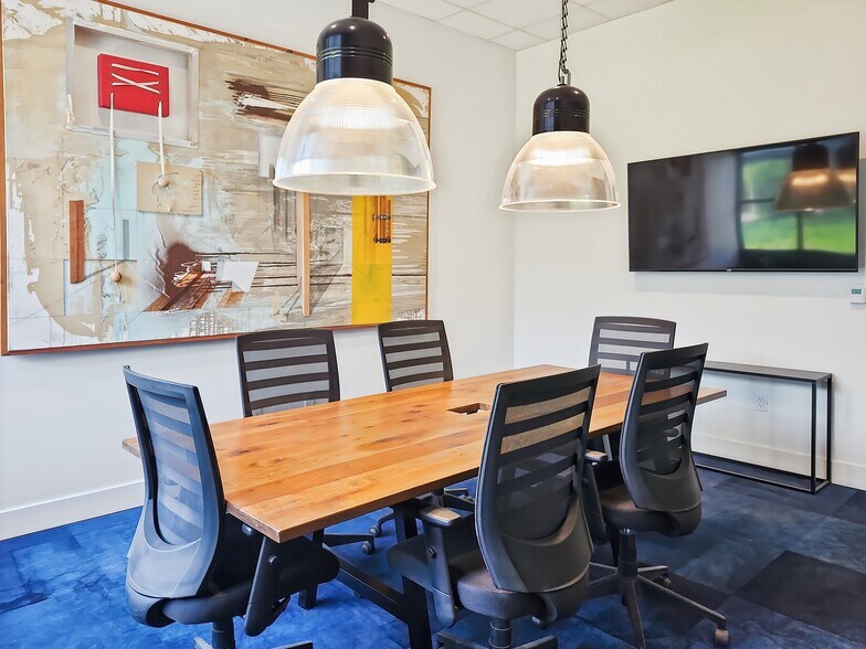 Primary Photo Of 1505 Dennis St, Jacksonville Coworking Space