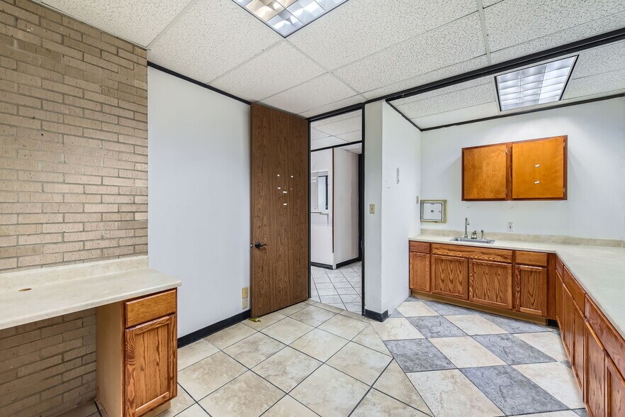 More Photos Of 14423 Cornerstone Village Dr, Houston Medical For Sale