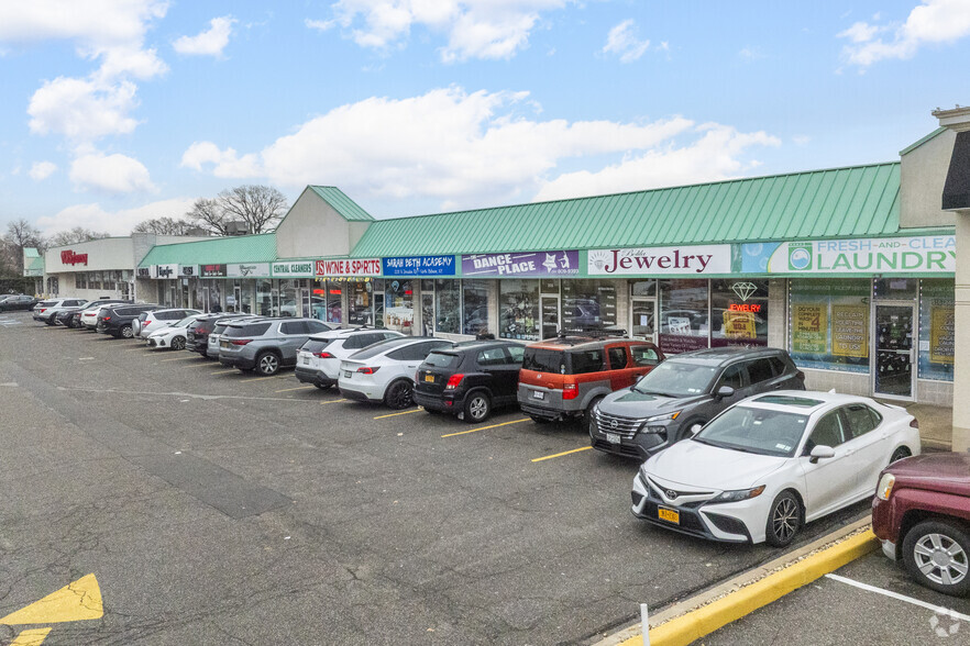 Primary Photo Of 2026 N Jerusalem Rd, North Bellmore General Retail For Sale