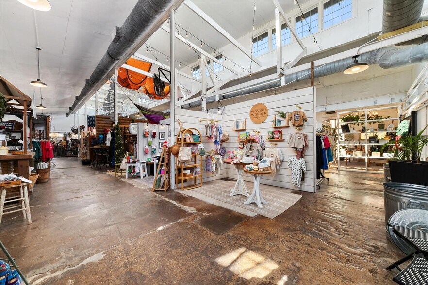 More Photos Of 508 N Center Ave, Brownwood Department Store For Sale