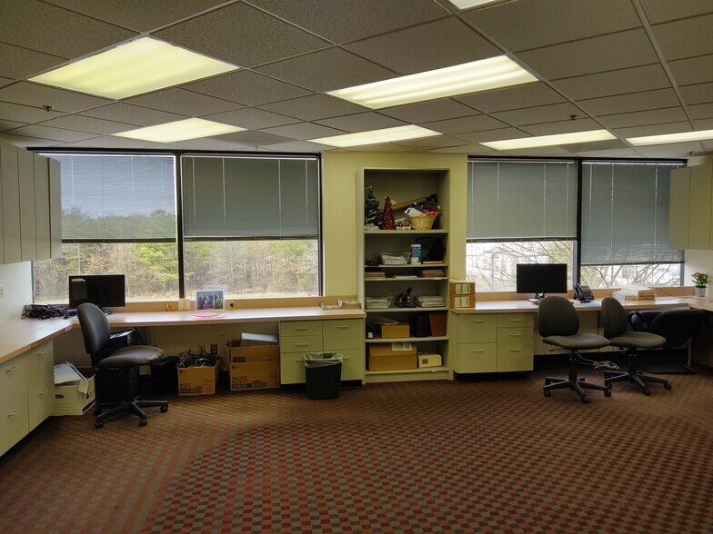 More Photos Of 7350 Van Dusen Rd, Laurel Medical For Sale