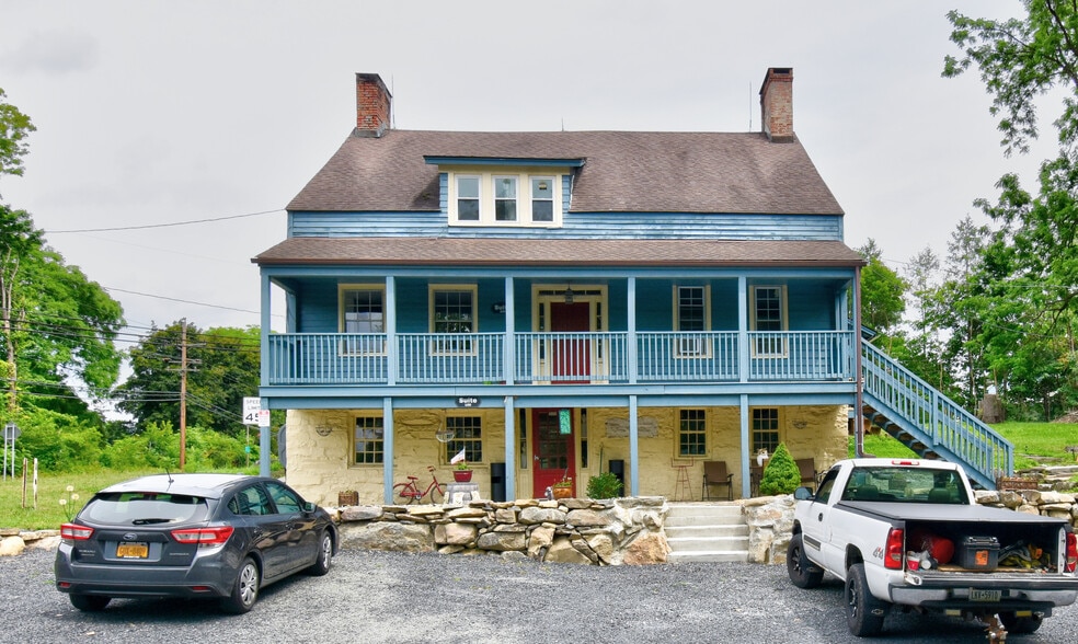 More Photos Of 967 Little Britain Rd, New Windsor Township Freestanding For Sale