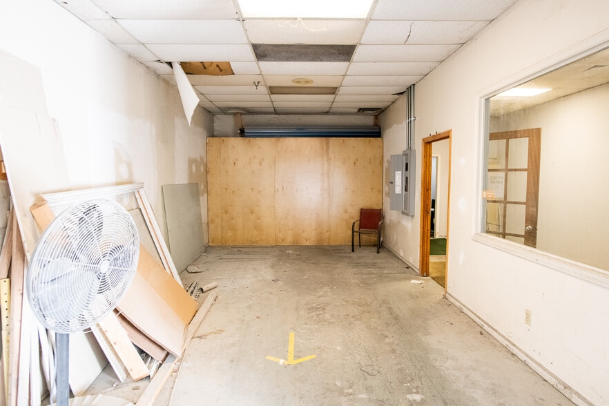 More Photos Of 398 Direct Connection Dr, Rossville Industrial For Lease