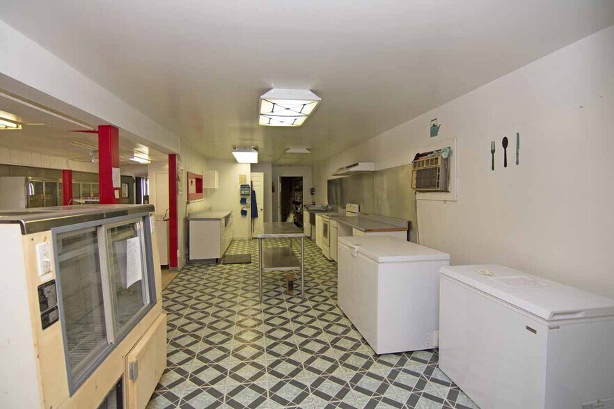 More Photos Of 4830 Highland Trl, Alderson General Retail For Sale