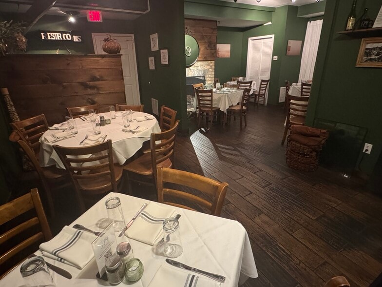 More Photos Of 7 Boardwalk, Sparta Restaurant For Sale