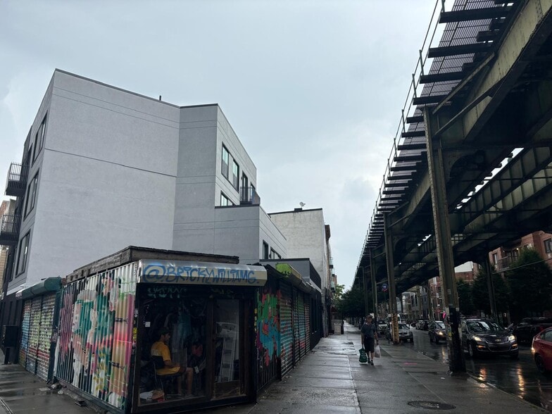 More Photos Of 1317 Myrtle Ave, Brooklyn Showroom For Lease